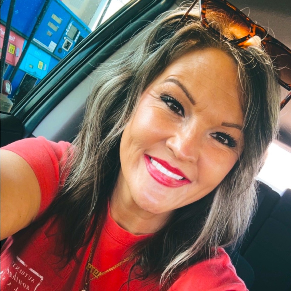 Meet your Posher, Niki